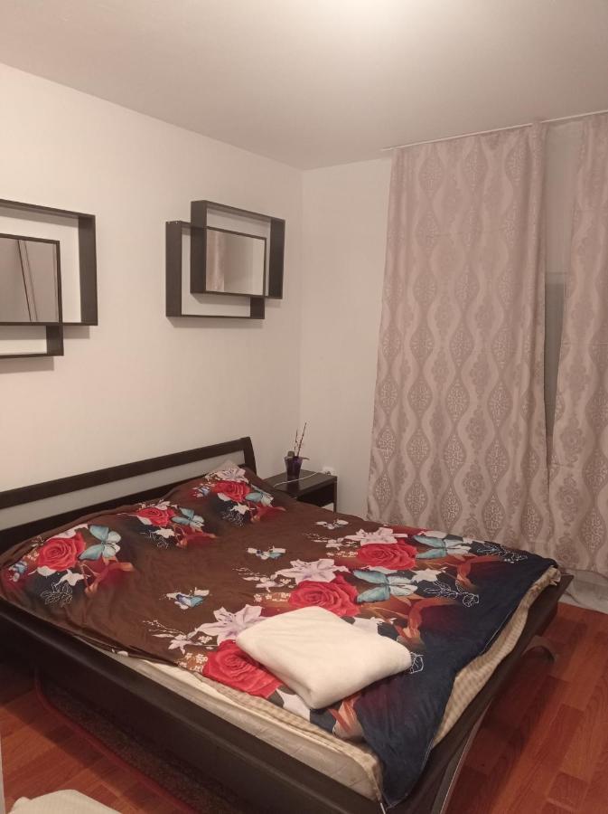 Apartament Bed and Breakfast Floreşti Eksteriør billede